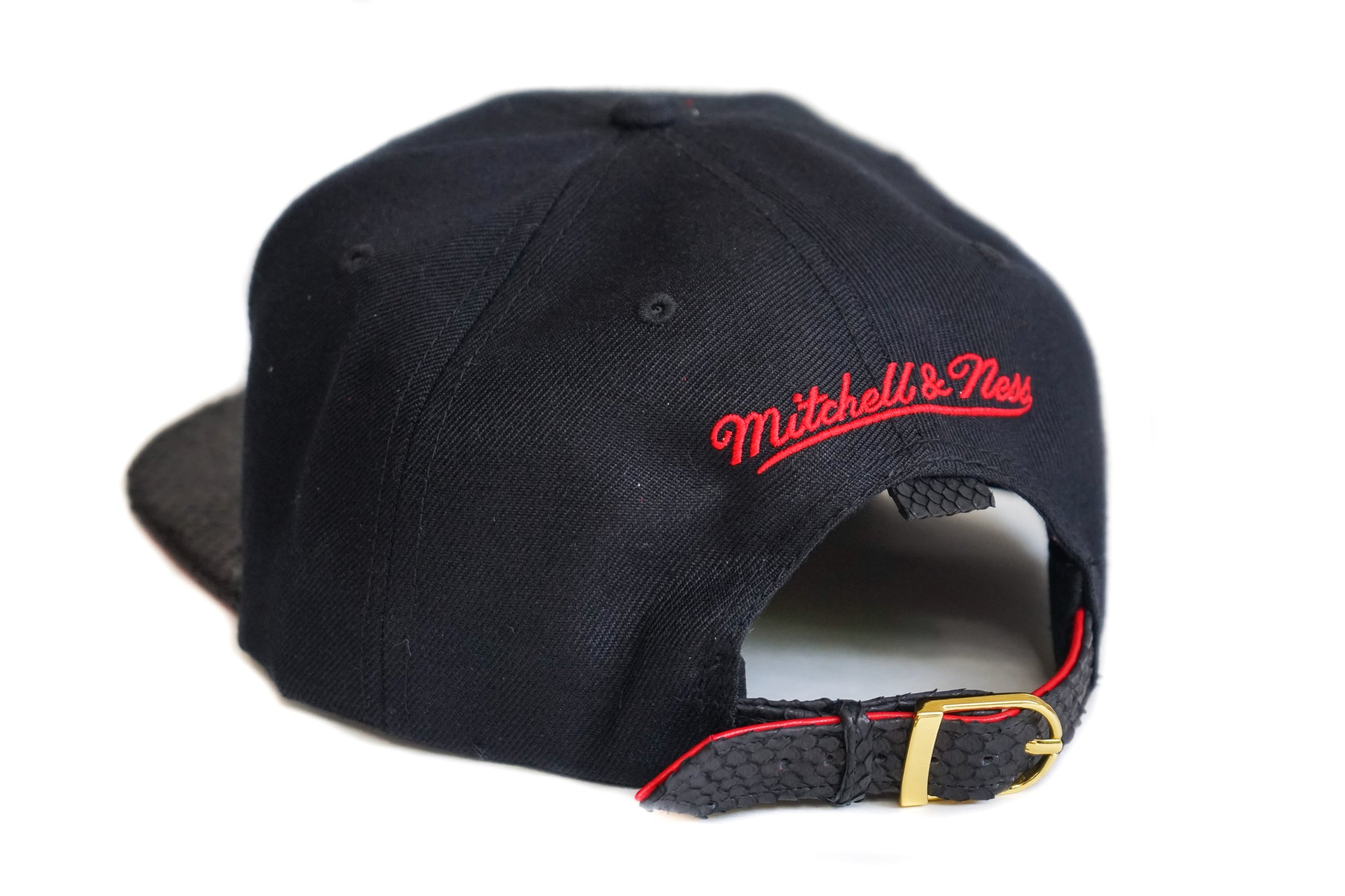 HATSURGEON x Mitchell & Ness Chicago Bulls Special Script Bred Strapback