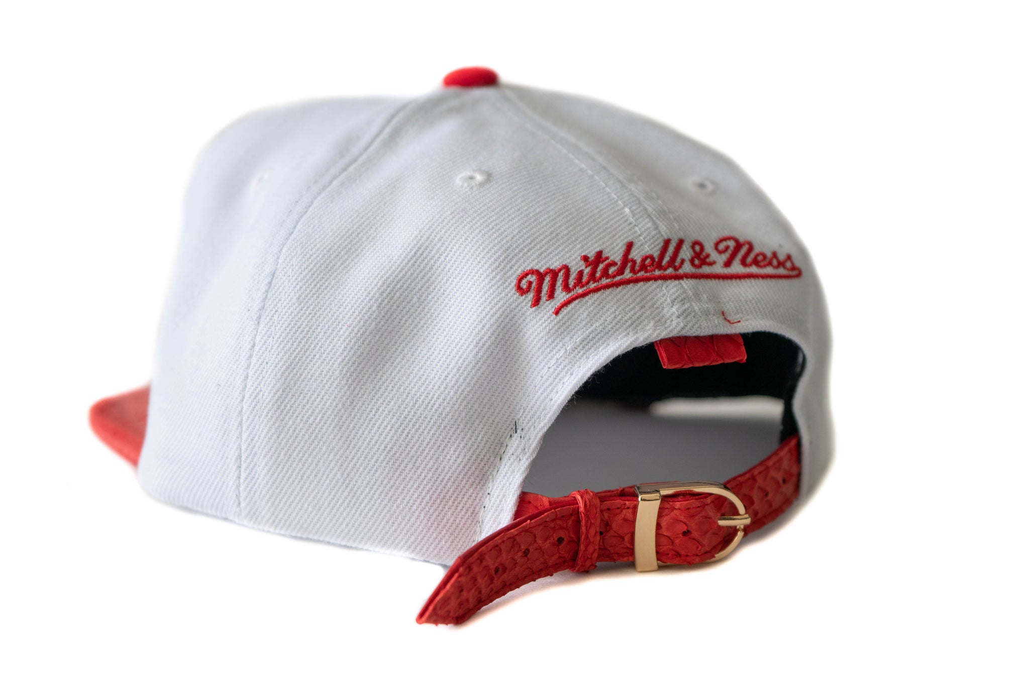 HATSURGEON x Mitchell & Ness Chicago Bulls Arch Logo White/Red Strapback