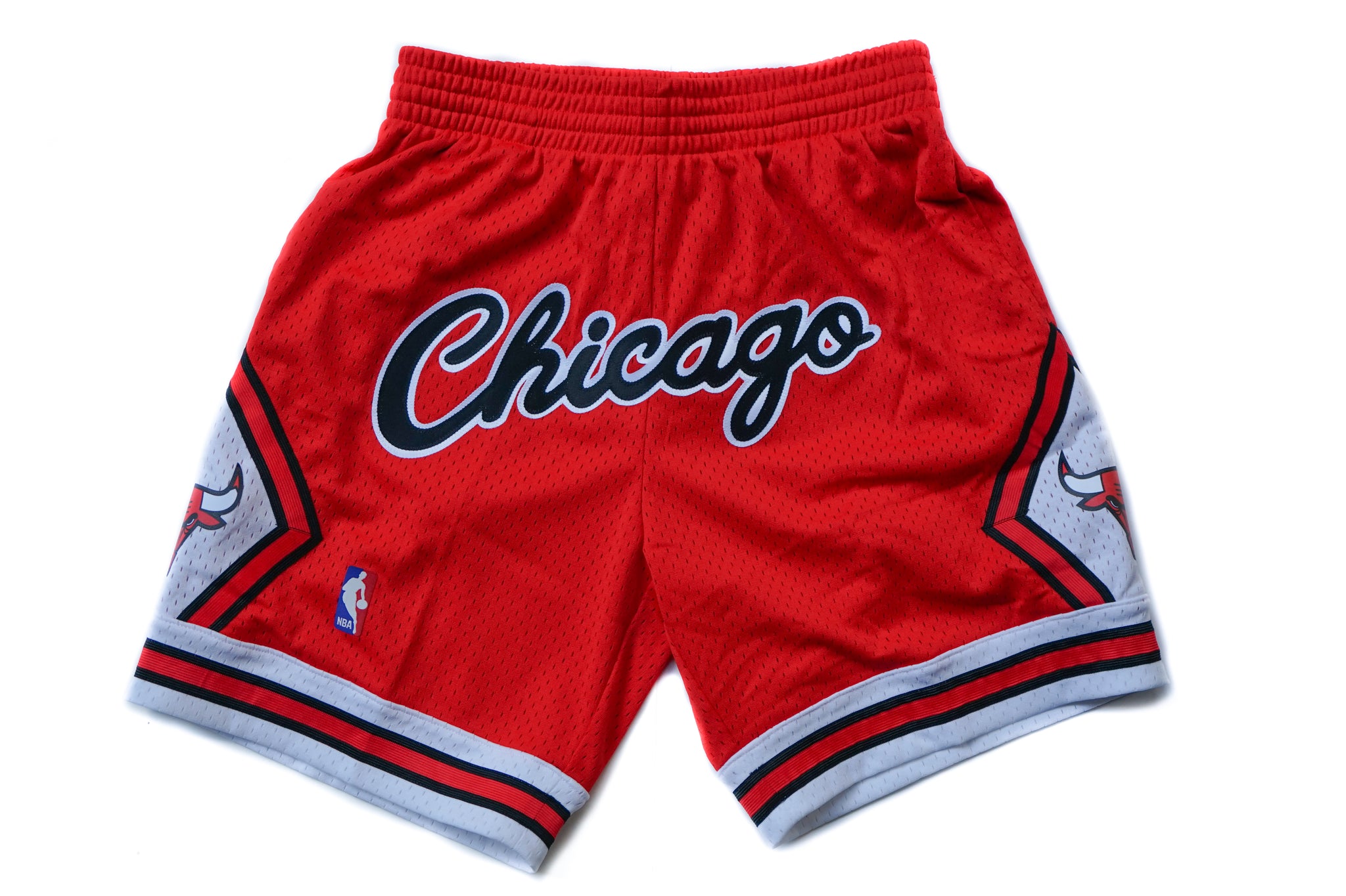 Mitchell & Ness Chicago Bulls Cursive Logo "CHICAGO" Swingman Shorts